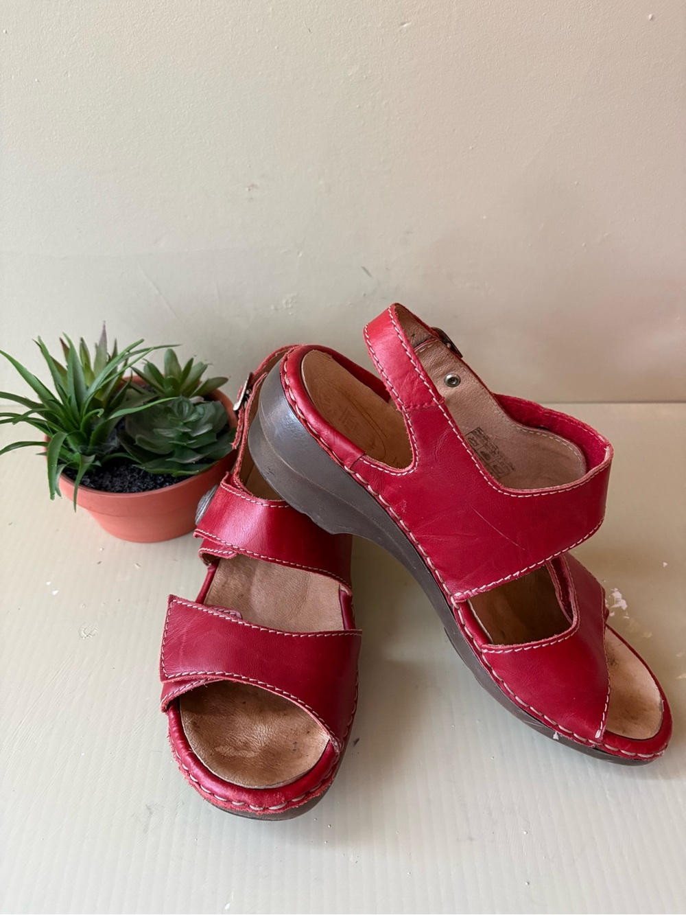 Josef Seibel Red Leather Comfort Sandals size 39 or 8.5 - Picture 2 of 9